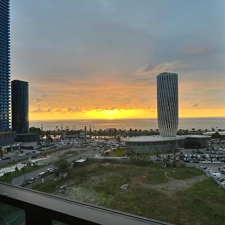 Апартамент У Моря Batoemi Buitenkant foto