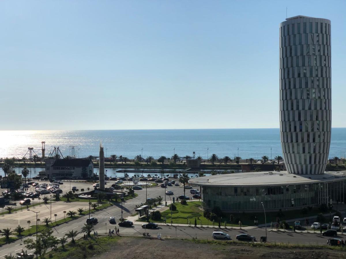 Апартамент У Моря Batoemi Buitenkant foto